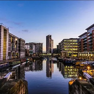 Leeds Centre Life , Leeds (West Yorkshire) United Kingdom